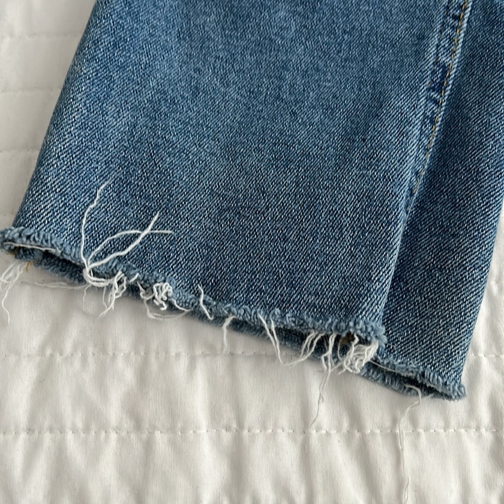 Women’s BDG Girlfriend High-Rise Jeans - Picture 4 of 4